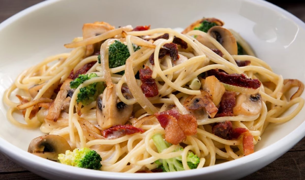 Pasta con vegetales y bechamel Receta